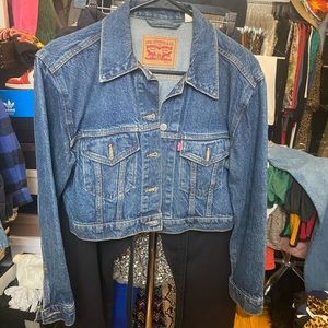 Levi’s cropped denim jacket sz. Small